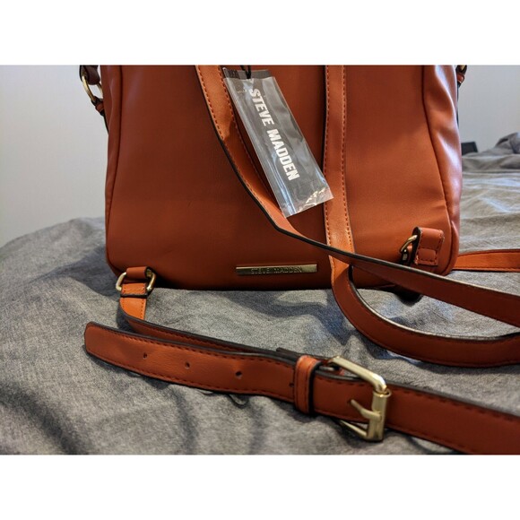 Steve Madden BMariel Pumpkin Orange Quilted Small Backpack Gold Chain NWT $88 - Picture 6 of 7